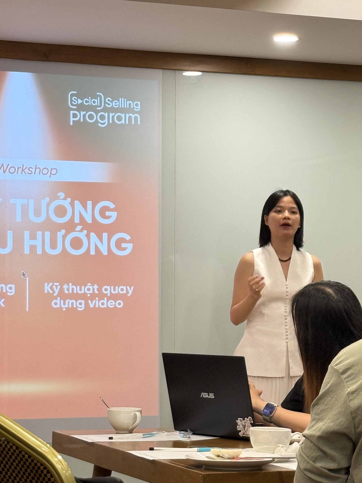 Kha đứng lớp workshop Từ ý tưởng lên xu hướng